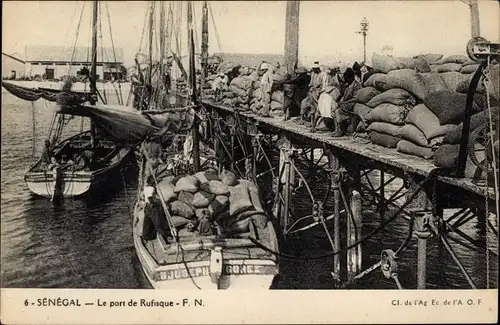 Ak Rufisque Senegal, Le Port de Rufisque, Hafenpartie, Säcke
