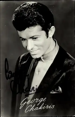 Ak Schauspieler George Chakiris, Portrait, Autogramm