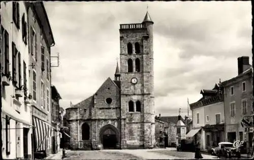 Ak Gannate Allier, Place, Holy Cross Church