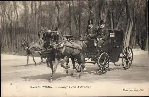 Ak Paris, Paris Mondain, Attelage a deux d'un Coupe