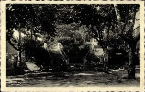 Ak Manosque Alpes de Haute Provence, Aufstieg zum Boulevard de la Plaine