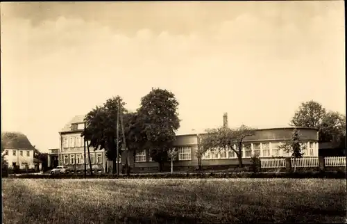 Ak Colditz in Sachsen, Handwerkerheim und Internatsschule Waldhaus, Außenansicht