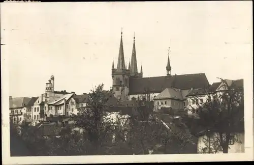 Ak Chrudim Region Pardubice, Teilansicht, Kirche