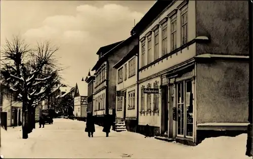 Ak Finsterbergen Friedrichroda im Thüringer Wald, Straße, Andenken-Geschäft, Winter