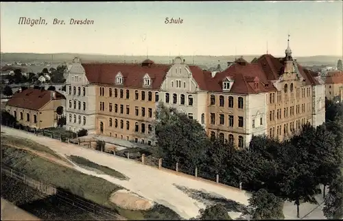 Ak Mügeln Heidenau in Sachsen, Blick auf die Schule