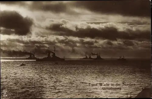 Ak Deutsche Kriegsschiffe, Treue Wacht in der Nordsee, Abendstimmung