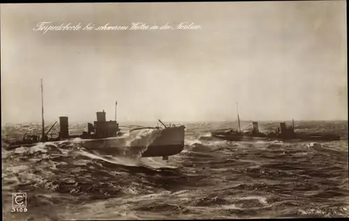 Ak Deutsche Kriegsschiffe, Torpedoboot bei schwerem Wetter in der Nordsee