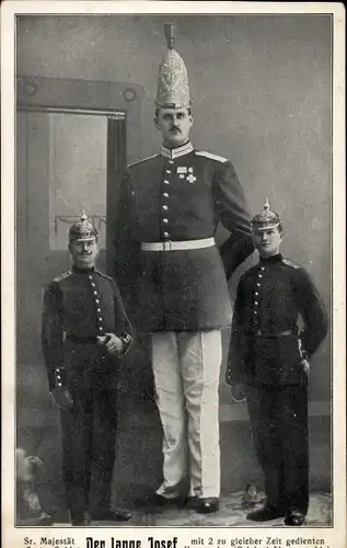 Ak Der lange Josef, der größte Soldat, Soldaten in Uniform