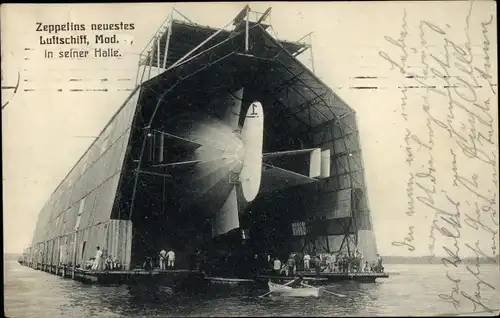Ak Zeppelin, neuestes Luftschiff in der Halle, Bodensee