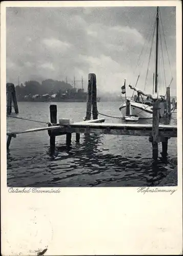 Ak Travemünde Lübeck Schleswig Holstein, Hafenstimmung, Segelboot