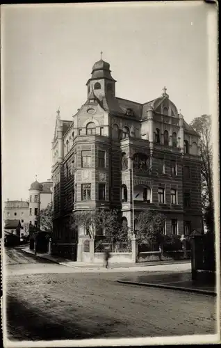 Foto Ak Augsburg ?, Straßenpartie, Wohnhaus