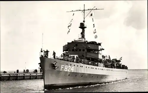 Ak Niederländisches Kriegsschiff, Hr. Ms. fregat Willem v. d. Zaan F824