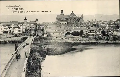 Ak Córdoba Andalusien Spanien, Stadtpanorama vom Torre de Carraola, Brücke