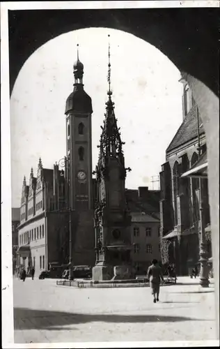 Foto Ak Guben in der Niederlausitz, Rathaus, Denkmal