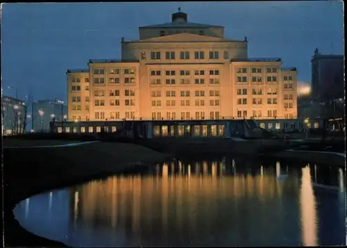 Ak Leipzig in Sachsen, Rückfront der Oper am Karl-Marx-Platz, Nachtbeleuchtung