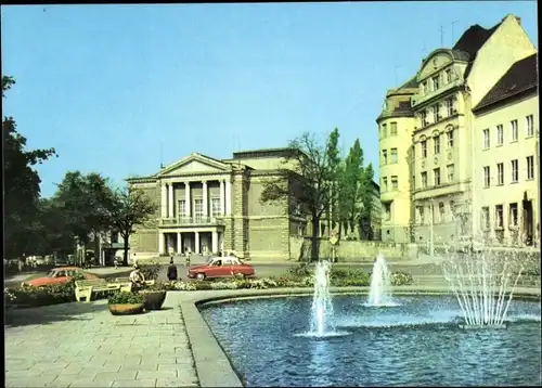 Ak Halle an der Saale, Theater des Friedens, Springbrunnen