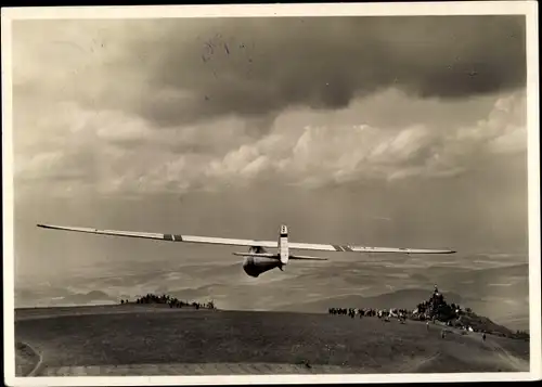 Ak Gersfeld in der Rhön Hessen, Wasserkuppe, Segelflugzeug, Gewitterstart