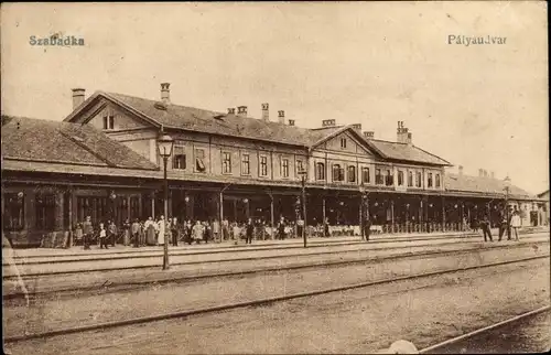 Ak Szabadka Subotica Serbien, Bahnhof, Gleisseite