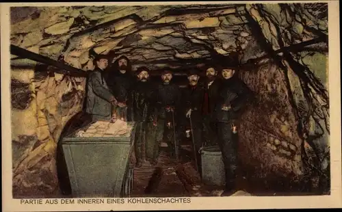 Ak Zeche, Bergleute im Inneren eines Kohlenschachtes