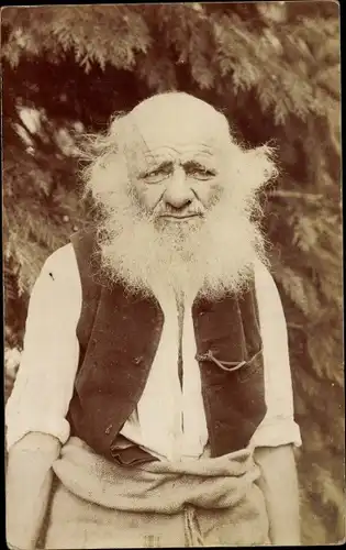 Foto Ak Portrait eines alten Mannes, Bart, Weste