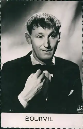 Ak Schauspieler Bourvil, Portrait, Fliege