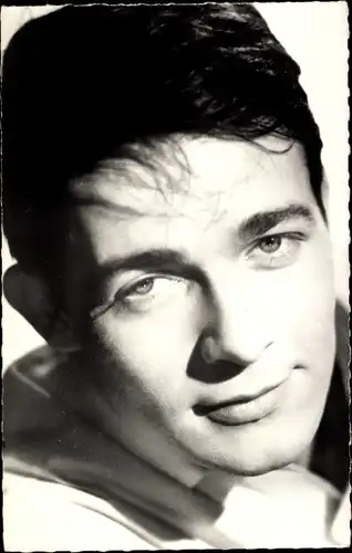 Ak Schauspieler Jacques Charrier, Portrait