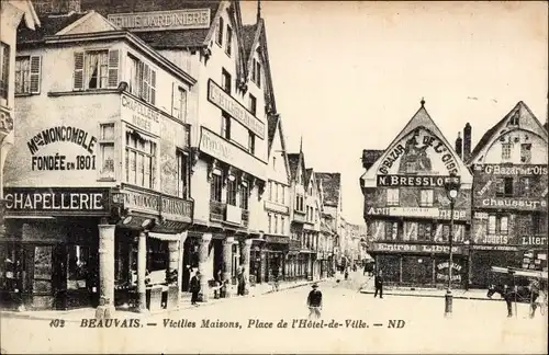 Ak Beauvais Oise, Alte Häuser, Place de l'Hotel de Ville