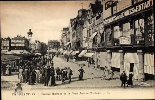 Ak Beauvais Oise, Alte Häuser des Place Jeanne-Hachette