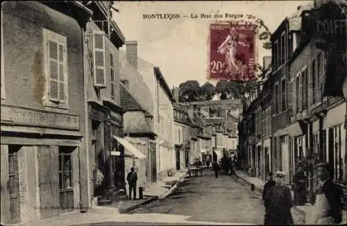 Ak Montluçon Allier, Rue des Forges