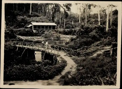 Ak Mayombe DR Kongo Zaire, Hütte, Brücke