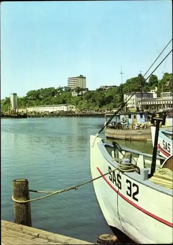 Ak Sassnitz auf Rügen, Rügen Hotel, Hafen, Boot