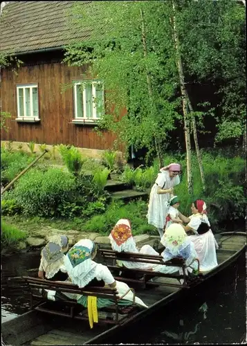 Ak Leipe Lübbenau im Spreewald, Niedersorbische Festtracht, Spreewälderinnen, Kahn