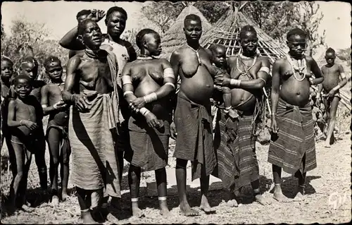 Ak-Guinea, Bassari-Typen, Afrikaner, Strohhütten