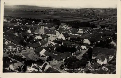 Ak Haugsdorf in Niederösterreich, Fliegeraufnahme der Ortschaft