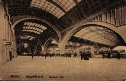 Ak Leipzig in Sachsen, Hauptbahnhof, Querbahnsteig, Innenansicht