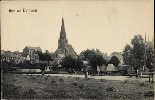Ak Demmin in Vorpommern, Teilansicht vom Ort, Kirche