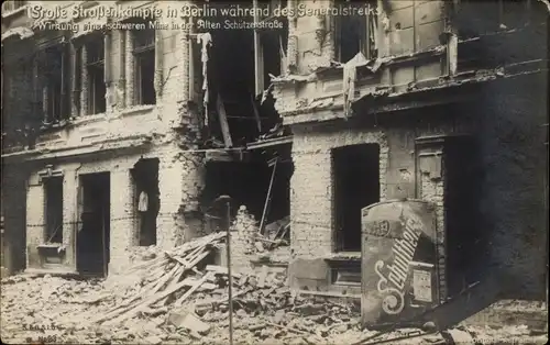 Foto Ak Berlin Mitte, Märzkämpfe 1919, Generalstreik, Alte Schützenstraße nach schwerer Mine