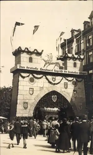 Foto Ak Hannover in Niedersachsen, 9. Deutsches Sängerbundesfest 1924, Eingangstor, Wappen