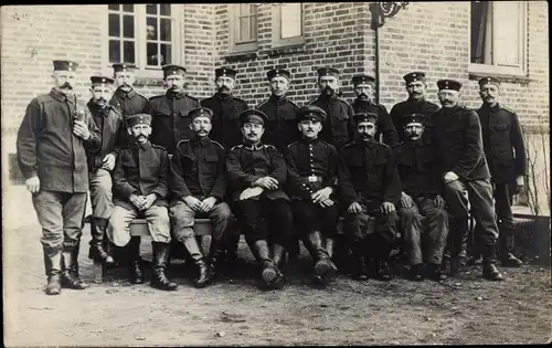 Foto Ak Heide in Holstein, Deutsche Soldaten in Uniformen, I WK