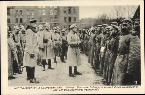 Ak Ostpreußen, Russische Gefangene werden durch Dolmetscher und Generalstabsoffizier vernommen