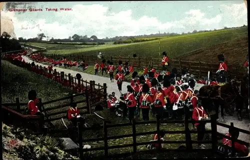 Ak-Grenadier-Wachen nehmen Wasser