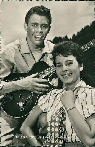 Ak Schauspieler und Sänger Peter Kraus, Schauspielerin Corny Collins, Gitarre