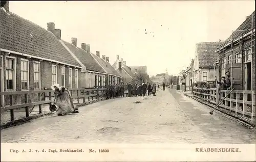 Ak Krabbendijke Zeeland, Straßenpartie, Häuser, Passanten