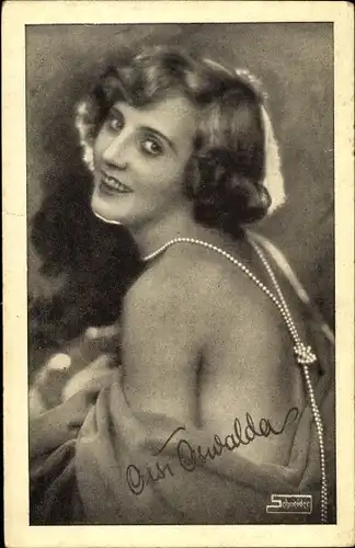 Ak Schauspielerin Ossi Oswalda, Portrait, Perlenkette