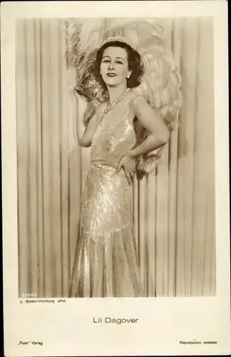 Ak Schauspielerin Lil Dagover, Portrait, Abendkleid