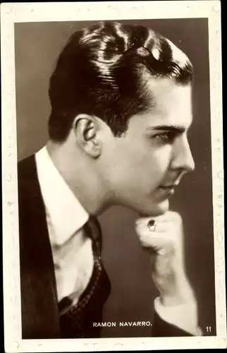 Ak Schauspieler Ramón Novarro, Profilansicht