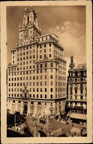 Ak Madrid Spanien, Edificio de la Compania Telefonica, Avenida de Pi y Margall