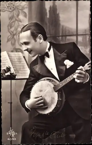 Ak Vive Sainte Cecile, Mann spielt Banjo