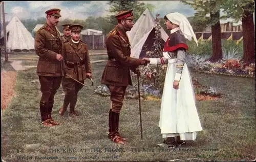 Ak Der König an der Front, Georg V. trifft eine Krankenhausmatrone, I. WK
