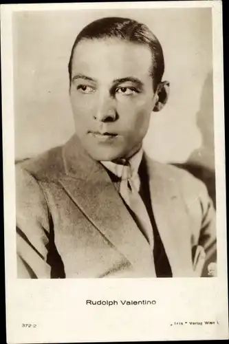 Ak Schauspieler Rudolph Valentino, Portrait